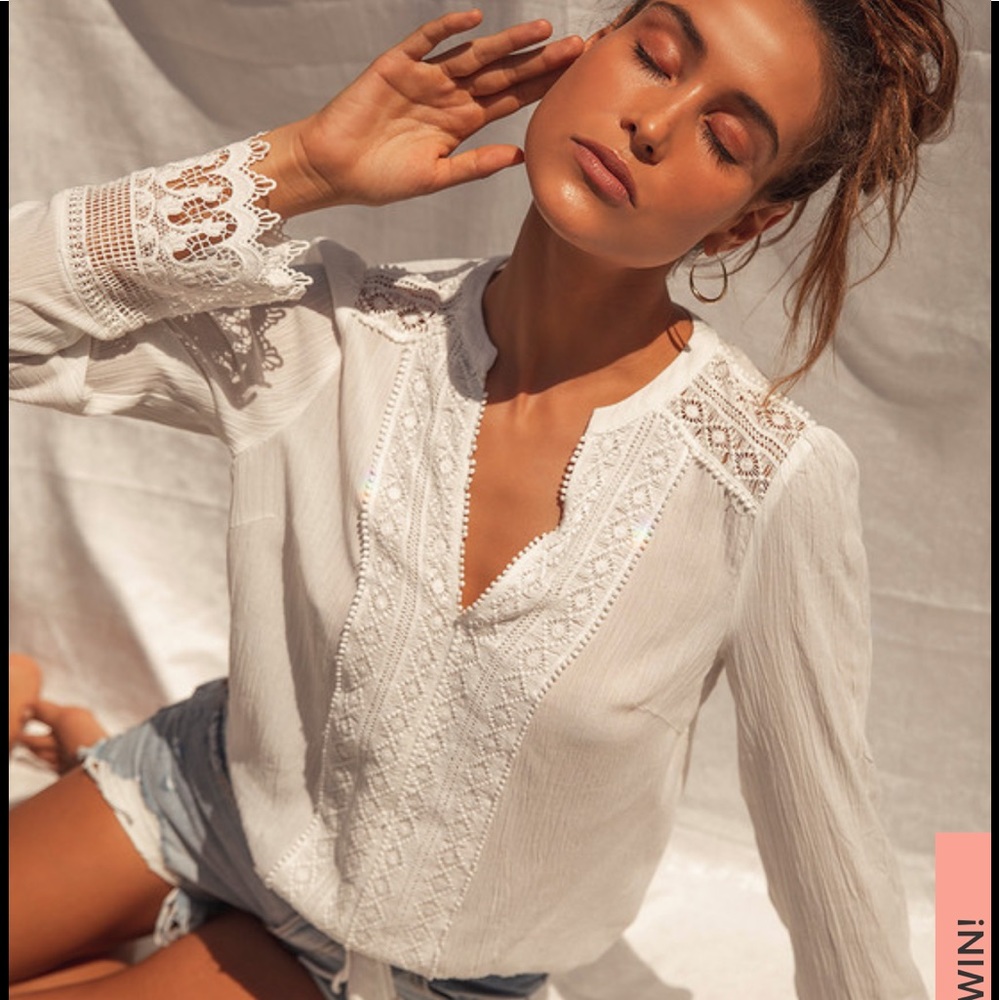 LuLu’s Bali Daydream White lace long Sleeve Top S
